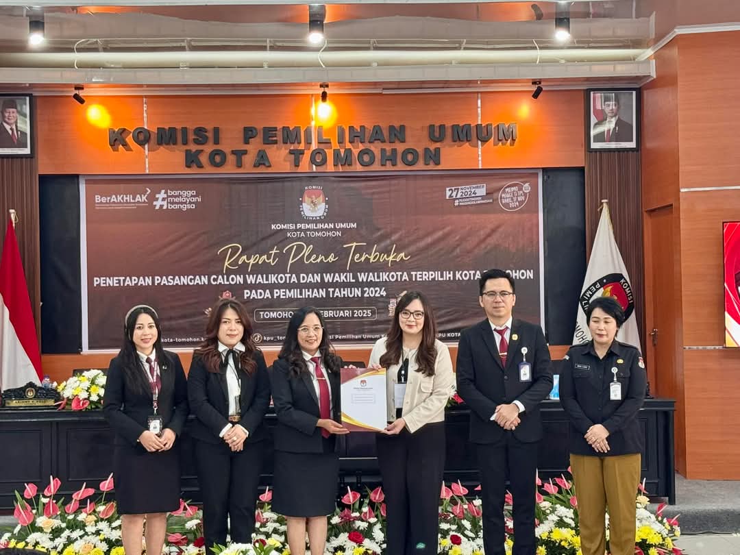 KPU Tomohon Gelar Pleno dan Penyerahan SK Penetapan Calon Walikota dan Wakil Walikota Terpilih KPU Tomohon Gelar Pleno dan Penyerahan SK Penetapan Calon Walikota dan Wakil Walikota Terpilih