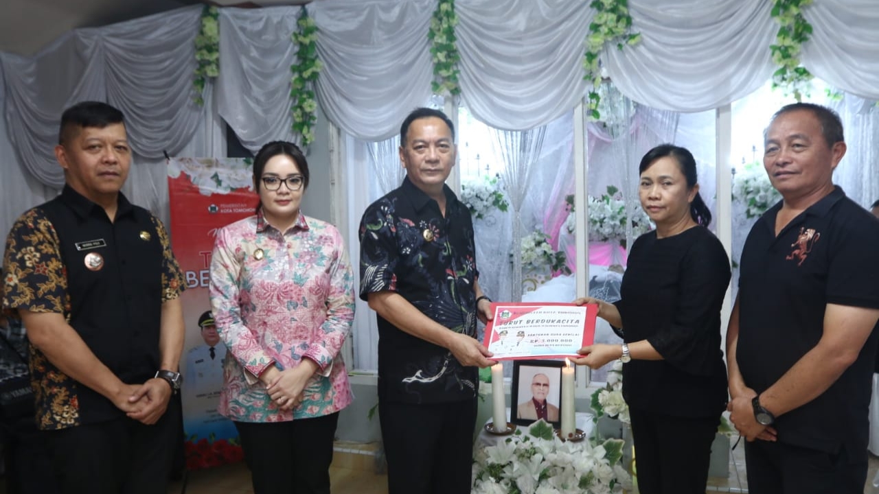 Caroll-Sendy Sampaikan Dukacita Meninggalnya Lukas Rempas