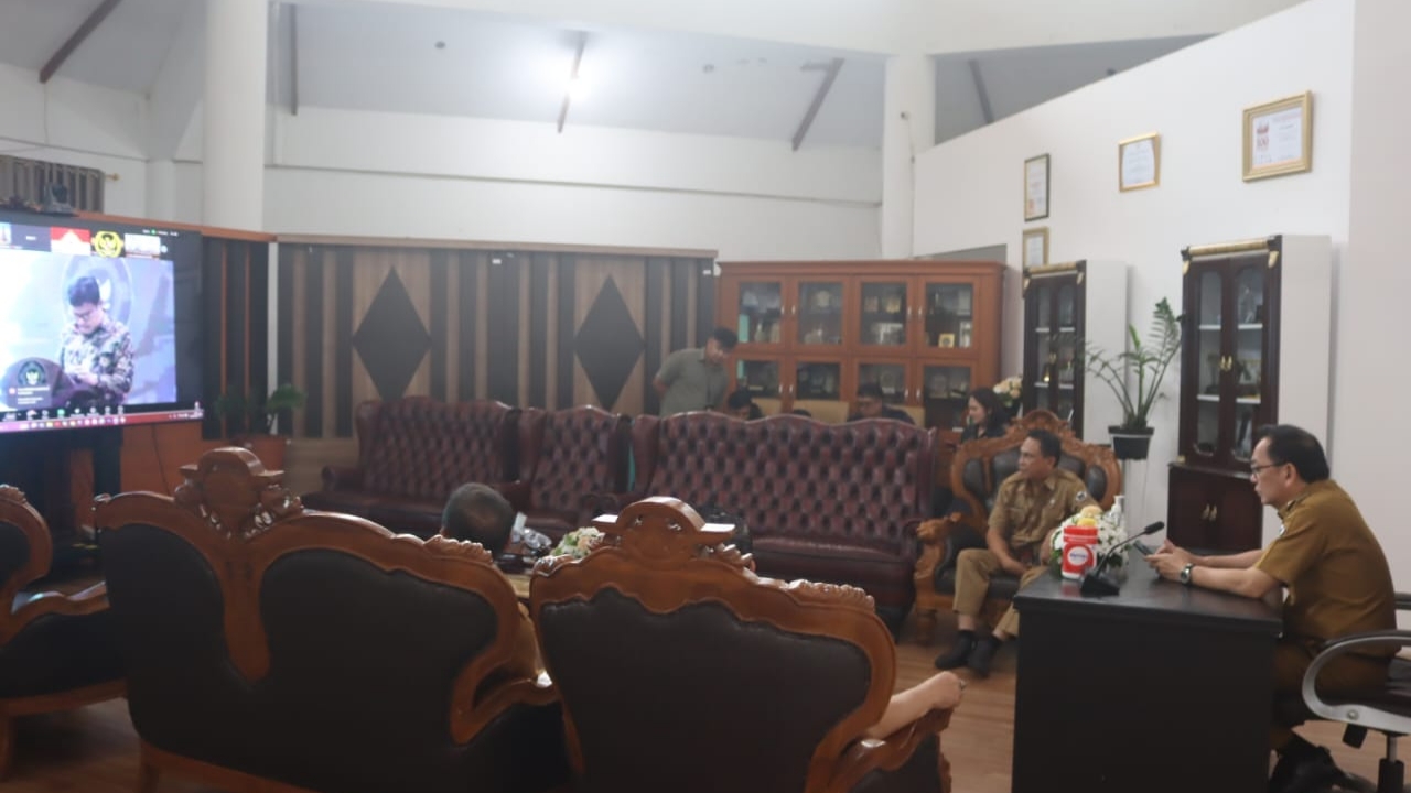 Melalui Zoom Meeting, Walikota Caroll Ikuti Pemeriksaan LKPD 2024