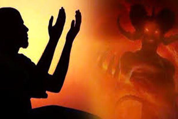 Pembunuhan, Miras dan Backup Aparat