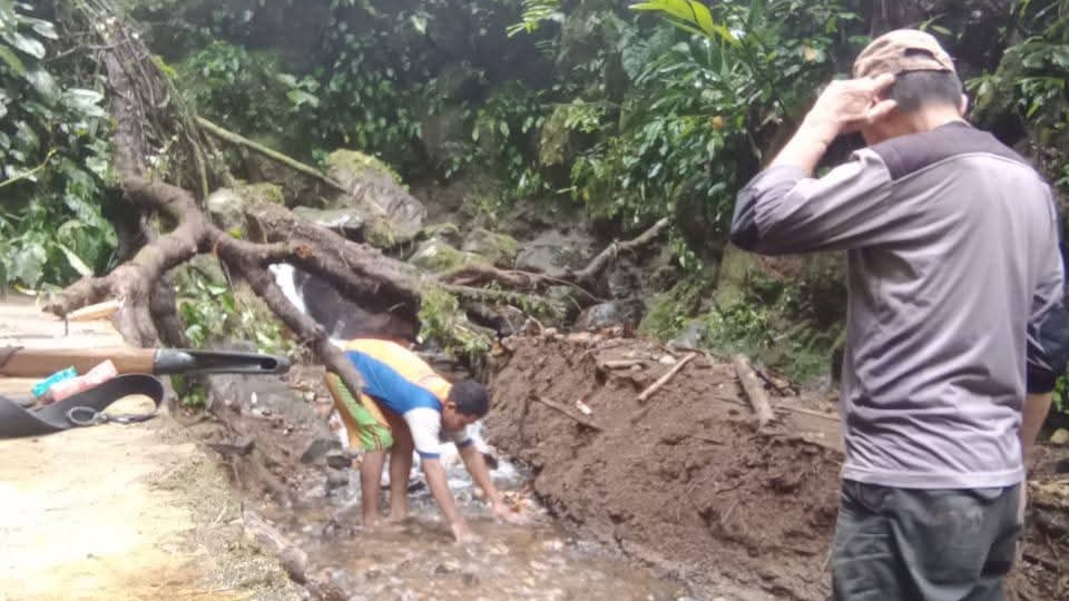 Maksimalkan Layanan, PDAM Tomohon Rawat dan Bersihkan Sumber Mata Air Maksimalkan Layanan, PDAM Tomohon Rawat dan Bersihkan Sumber Mata Air