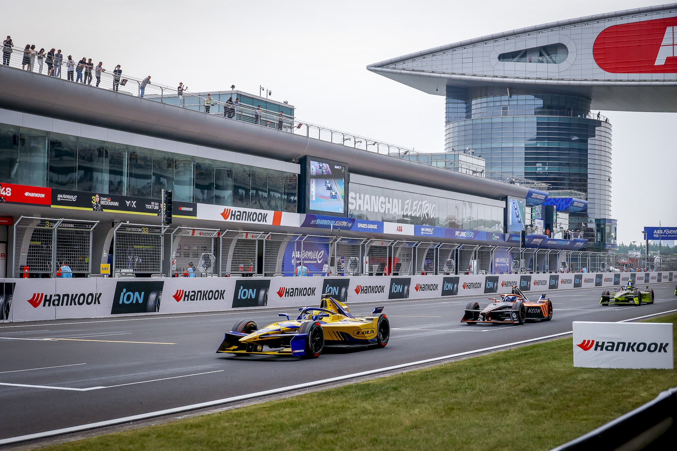 Hankook Tunjukkan Kepemimpinan di Segmen Ban EV pada Ajang Hankook Shanghai E-Prix 2025 Hankook Tunjukkan Kepemimpinan di Segmen Ban EV pada Ajang Hankook Shanghai E-Prix 2025