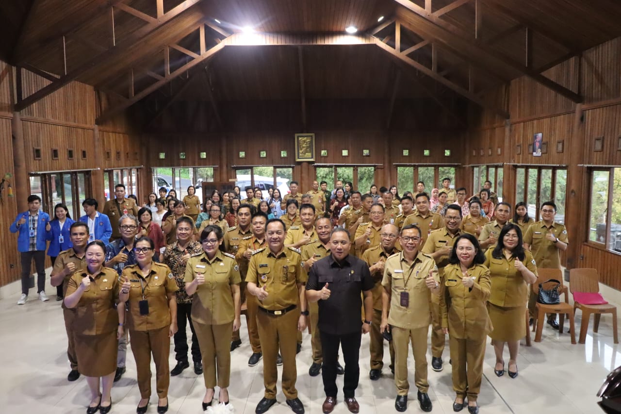 Walikota Caroll Lantik Wawali Sendy Pimpin Tim Percepatan Pencegahan dan Penurunan Stunting