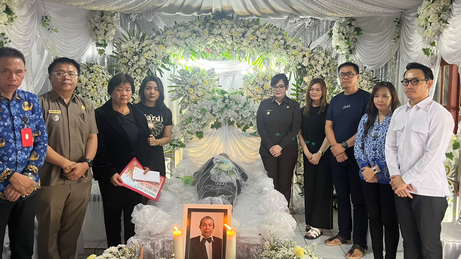 Wawali Sendy Sampaikan Ungkapan Duka Meninggalnya Alm Manuhu Masiri di Talete Satu