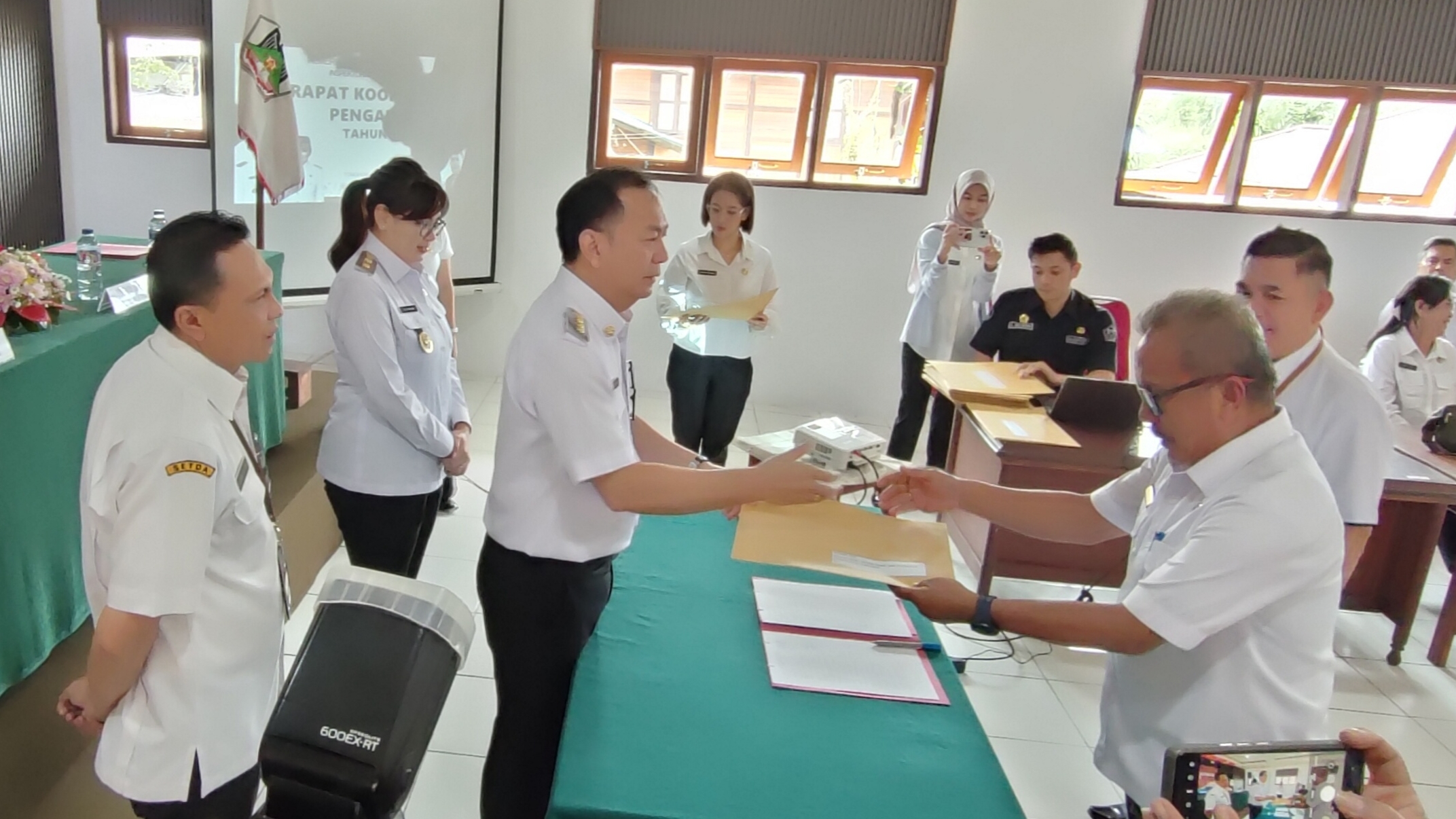 Caroll-Sendy Tegaskan Catatan BPK-RI Segera Ditindaklanjut Perangkat Daerah Caroll-Sendy Tegaskan Catatan BPK-RI Segera Ditindaklanjut Perangkat Daerah