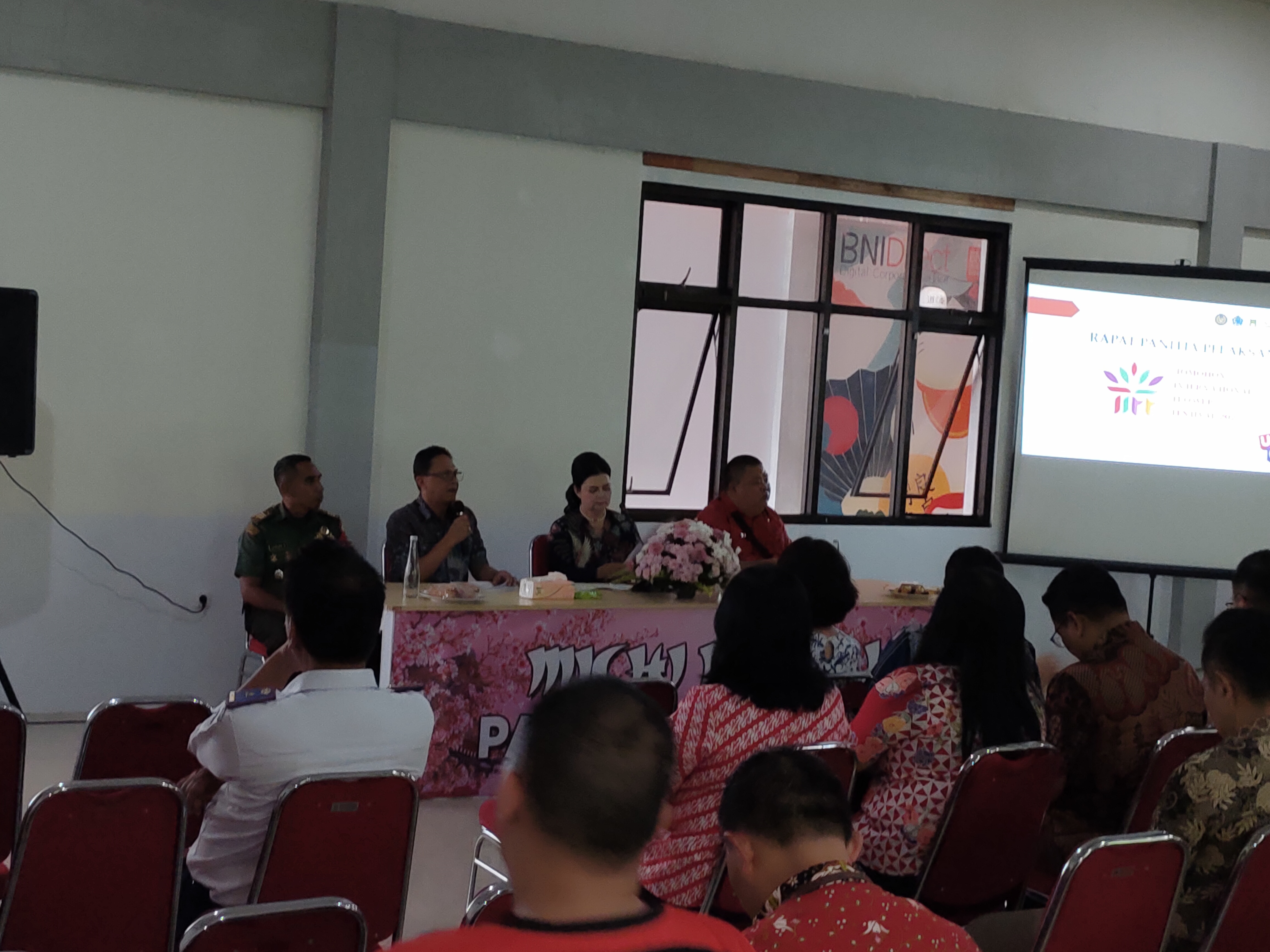 Rapat Panitia TIFF 2025, Roring dan Pangemanan Ingatkan Untuk Kerja Semangat Bersama, Sukseskan Iven Pariwisata Internasional Rapat Panitia TIFF 2025, Roring dan Pangemanan Ingatkan Untuk Kerja Semangat Bersama, Sukseskan Iven Pariwisata Internasional