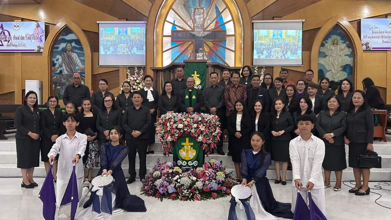 Walikota Caroll Ikut Ibadat KPI, Peringati PI/Pendidikan Kristen Masuk Minahasa dan HUT GMIM Wilayah Kakaskasen Walikota Caroll Ikut Ibadat KPI, Peringati PI/Pendidikan Kristen Masuk Minahasa dan HUT GMIM Wilayah Kakaskasen