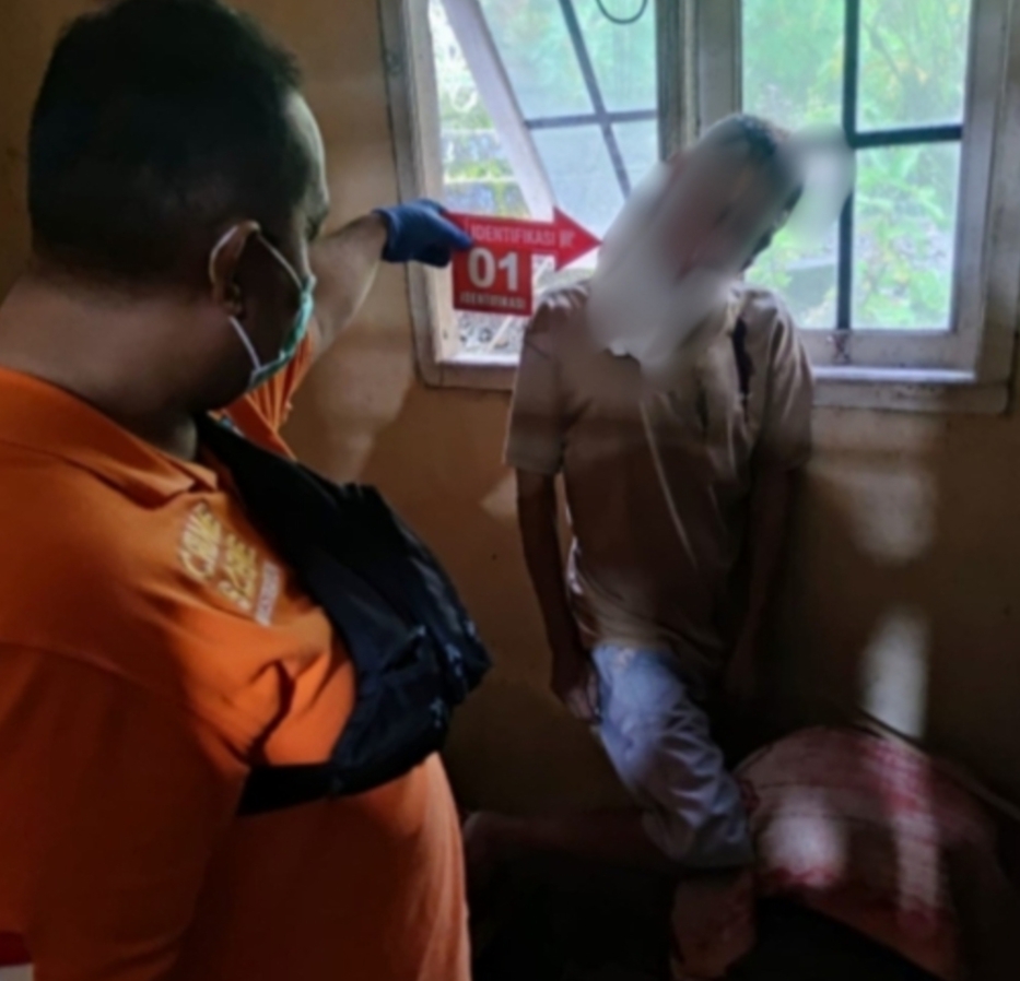 ‎Seorang Pria Ditemukan Tewas Dalam Keadaan Gantung Diri.