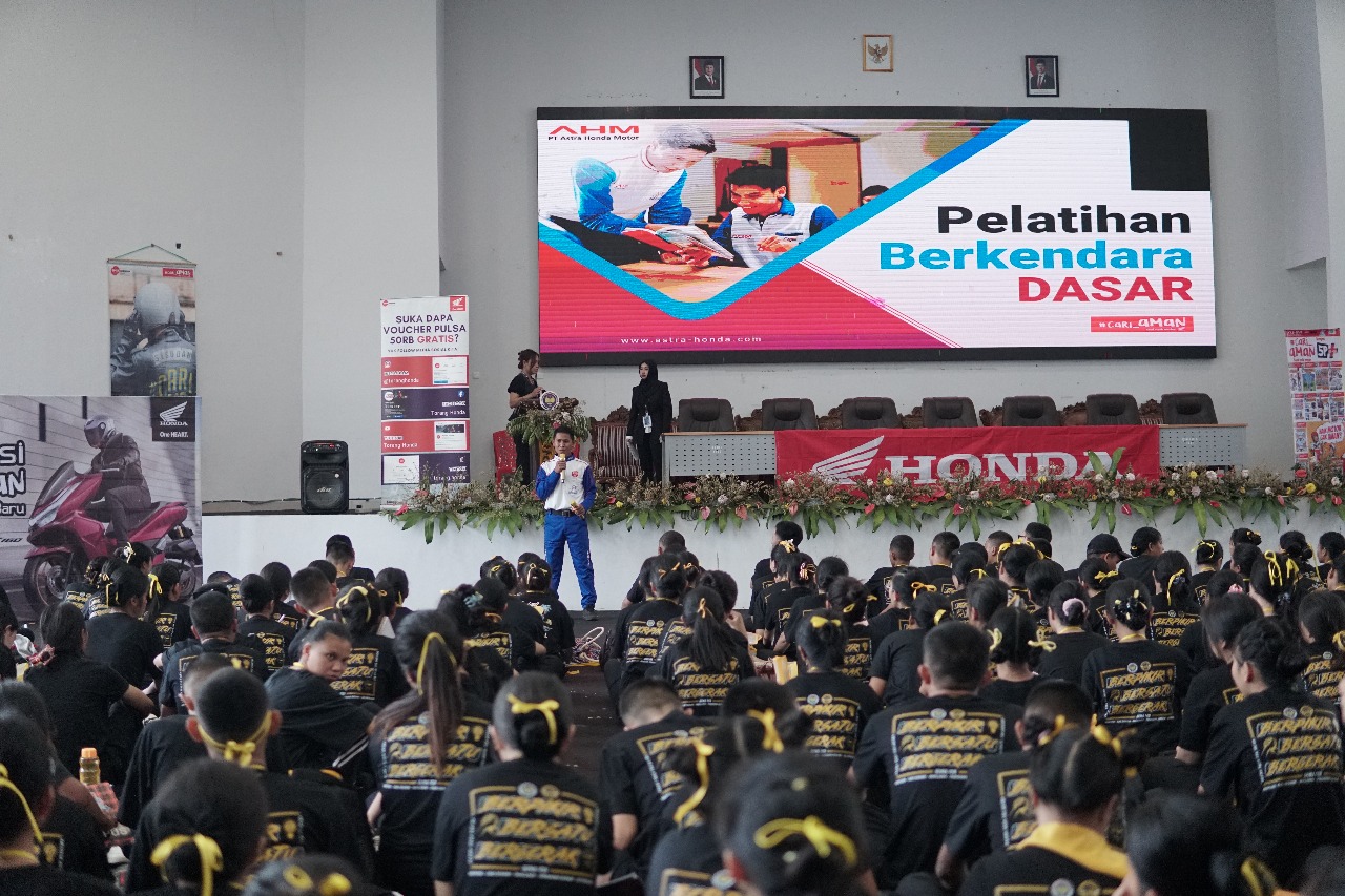 DAW Ajak Pelajar hingga Komunitas Ciptakan Budaya Berkendara #Cari_Aman DAW Ajak Pelajar hingga Komunitas Ciptakan Budaya Berkendara #Cari_Aman