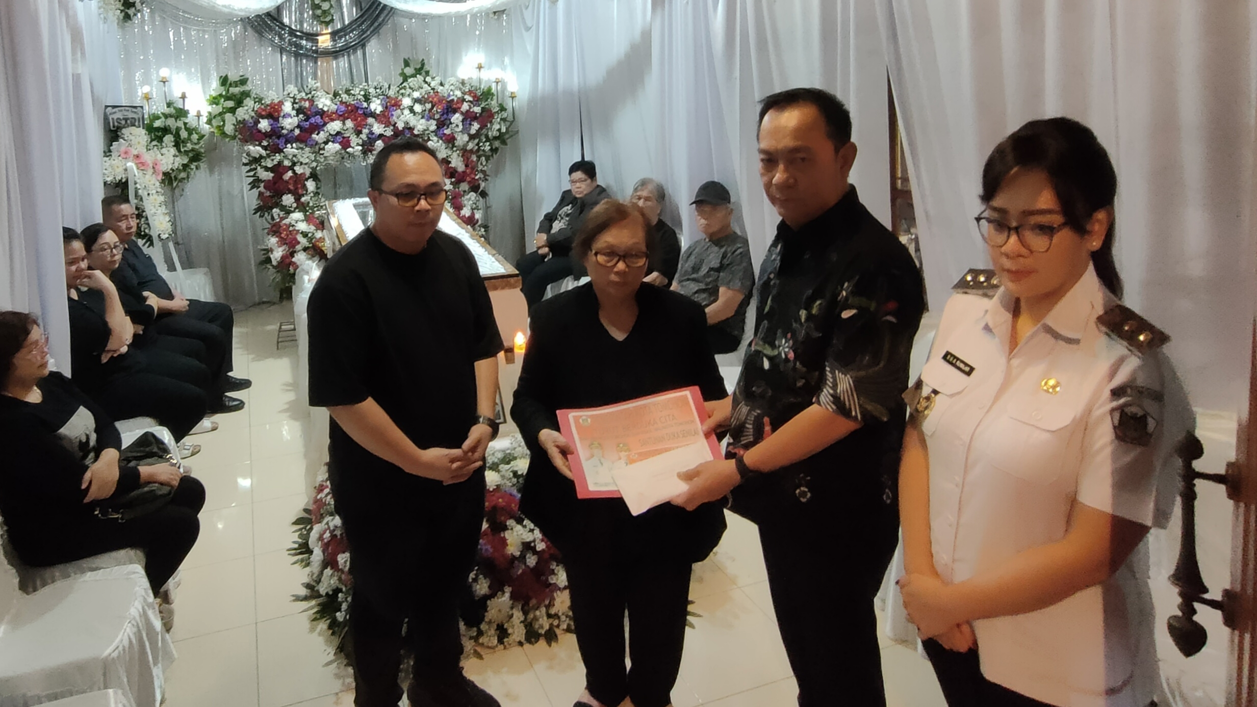 Caroll-Sendy Sampaikan Ungkapan Dukacita Meninggalnya Max Possumah di Talete Satu