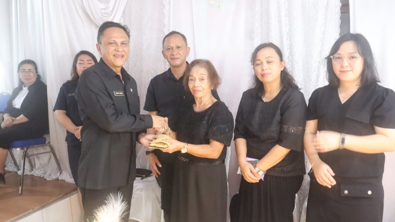 Pemkot Tomohon Gelar Ibadah Penghiburan, Berpulangnya Tokoh Pejuang Pembentukan Kota Tomohon Almarhum Butje Tangkawarouw