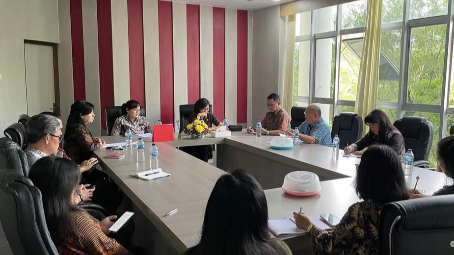 Wawali Sendy Pimpin Rapat Satgas Percepatan MBG Wawali Sendy Pimpin Rapat Satgas Percepatan MBG