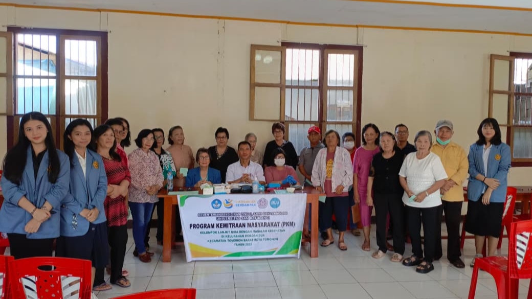 dr Woodford Joseph Pimpin Program Kemitraan Masyarakat Klaster 2 Tahun 2025 Unsrat Manado, Bagi Lanjut Usia di Woloan Dua Tomohon dr Woodford Joseph Pimpin Program Kemitraan Masyarakat Klaster 2 Tahun 2025 Unsrat Manado, Bagi Lanjut Usia di Woloan Dua Tomohon