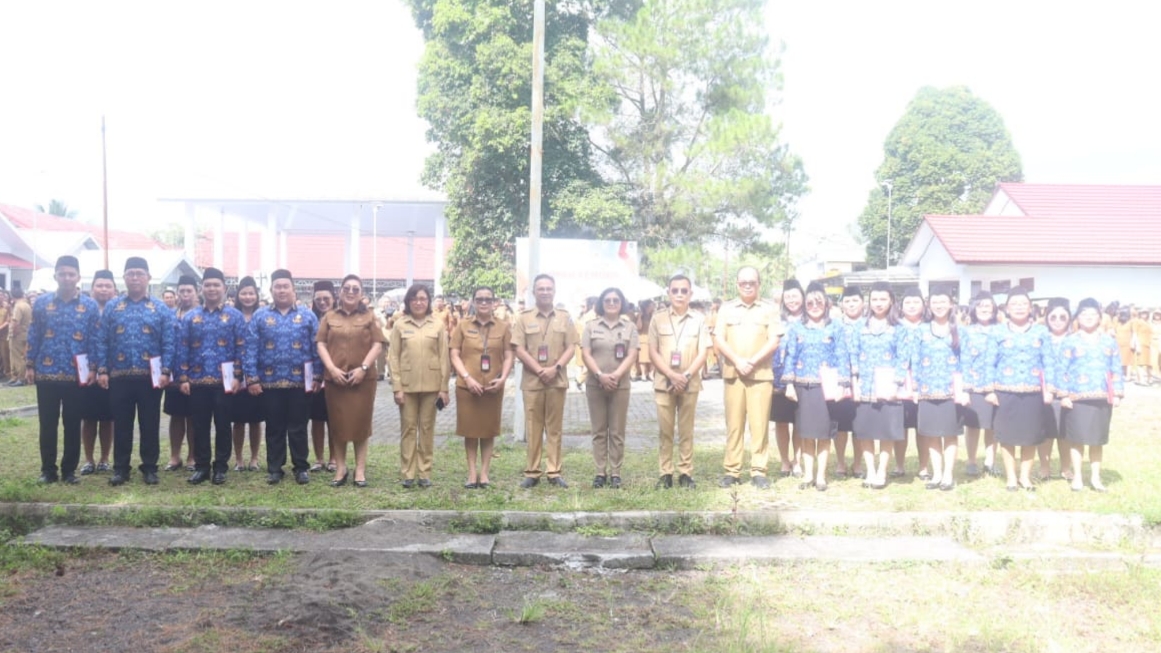 Pemkot Tomohon Serahkan SK Pada 18 PPPK Tahap Dua Pemkot Tomohon Serahkan SK Pada 18 PPPK Tahap Dua
