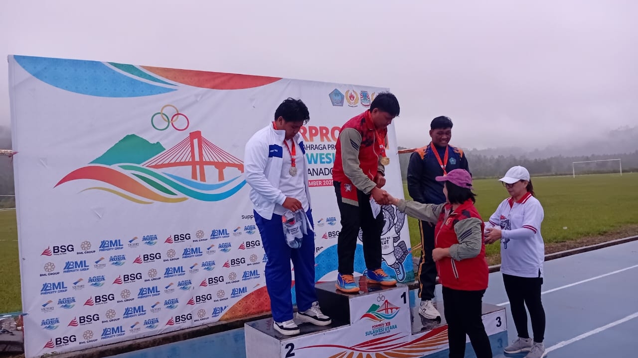 Sinyo Tuuk Persembahkan Medali Emas Tolak Peluru Bagi Kota Tomohon Sinyo Tuuk Persembahkan Medali Emas Tolak Peluru Bagi Kota Tomohon