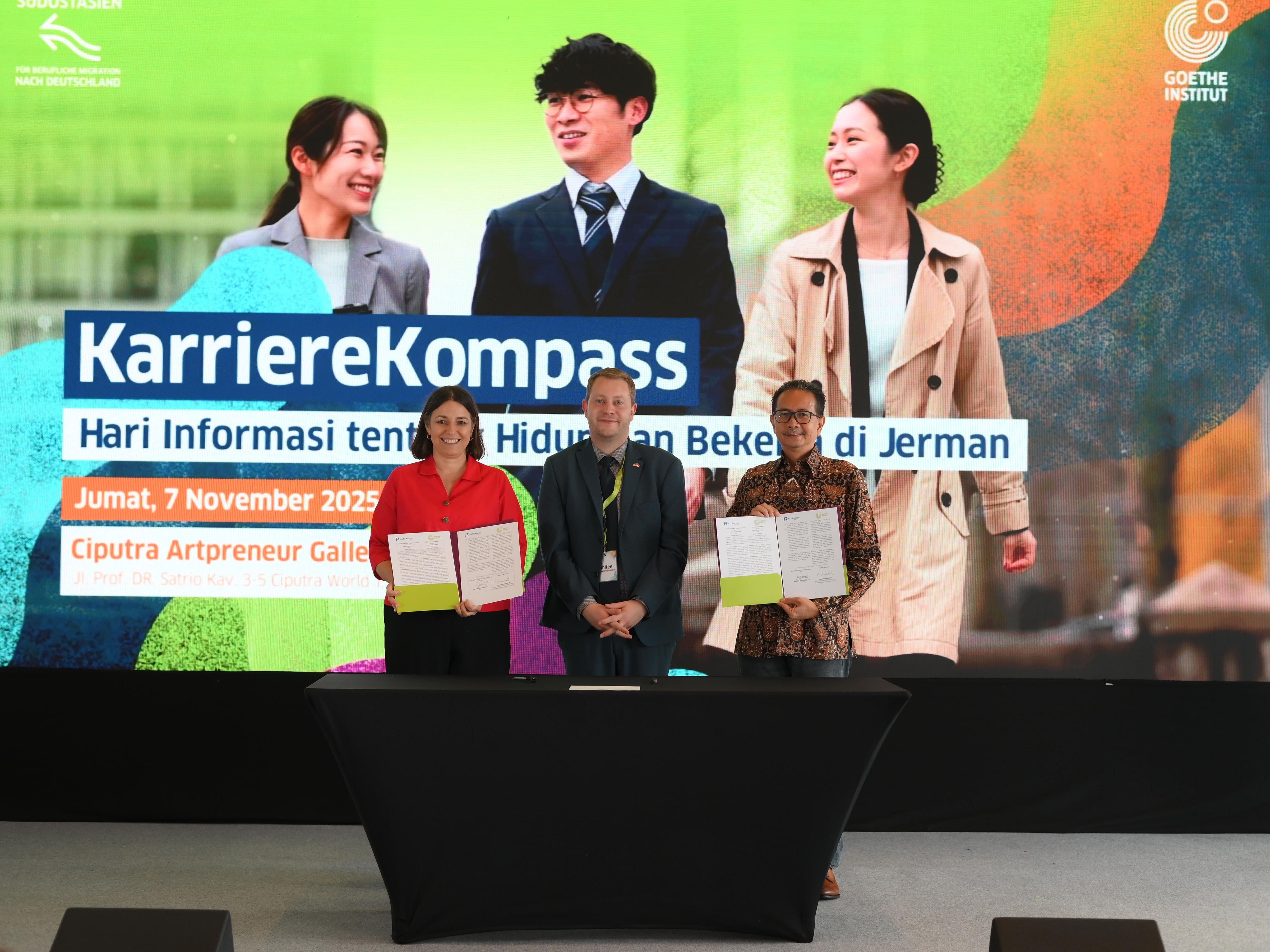 Goethe-Institut dan ASTRAtech Jalin Kerja Sama dalam Pengintegrasian Bahasa Jerman Goethe-Institut dan ASTRAtech Jalin Kerja Sama dalam Pengintegrasian Bahasa Jerman