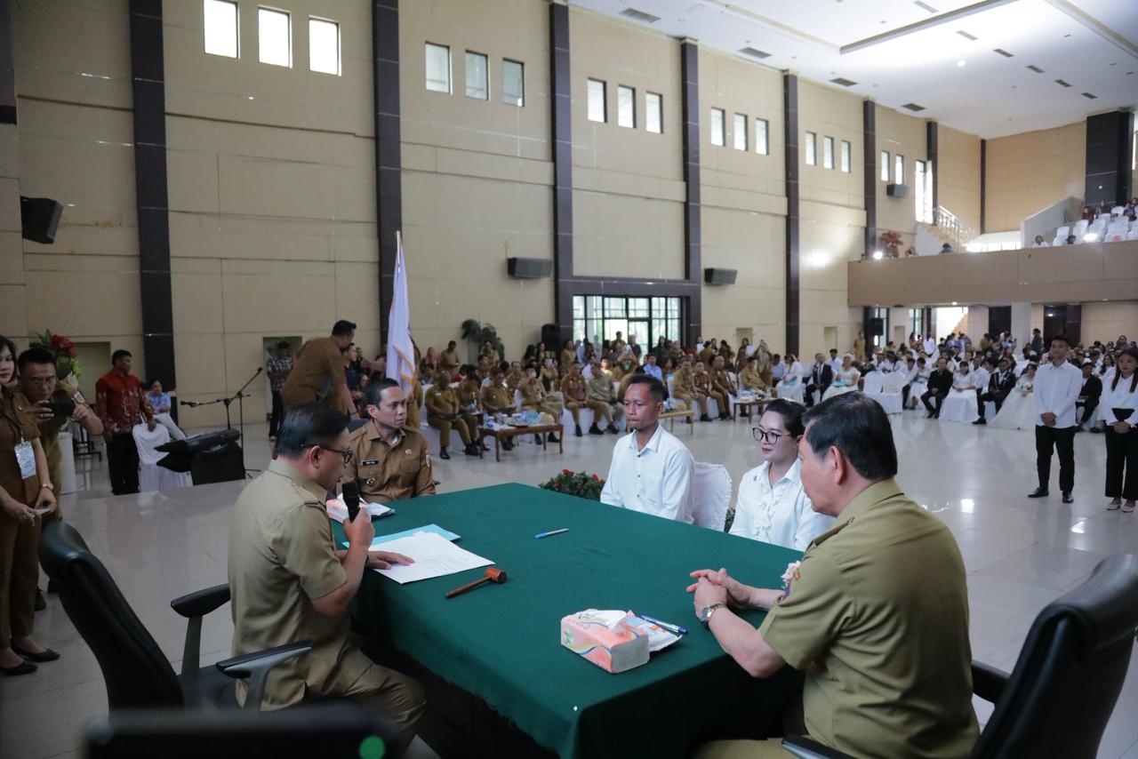 Wali Kota Weny Gaib Dampingi Wakil Gubernur Sulut di Kegiatan Pencatatan Perkawinan Massal 2025 Wali Kota Weny Gaib Dampingi Wakil Gubernur Sulut di Kegiatan Pencatatan Perkawinan Massal 2025