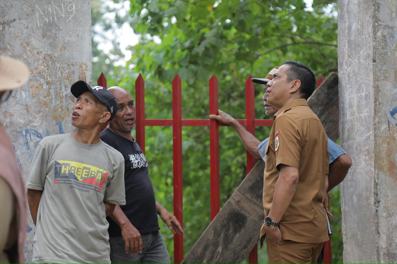 Wali Kota Weny Gaib Tinjau Langsung Lokasi Ambruknya Jembatan Gantung Monsi dan Pastikan Penanganan Cepat bagi Korban Wali Kota Weny Gaib Tinjau Langsung Lokasi Ambruknya Jembatan Gantung Monsi dan Pastikan Penanganan Cepat bagi Korban