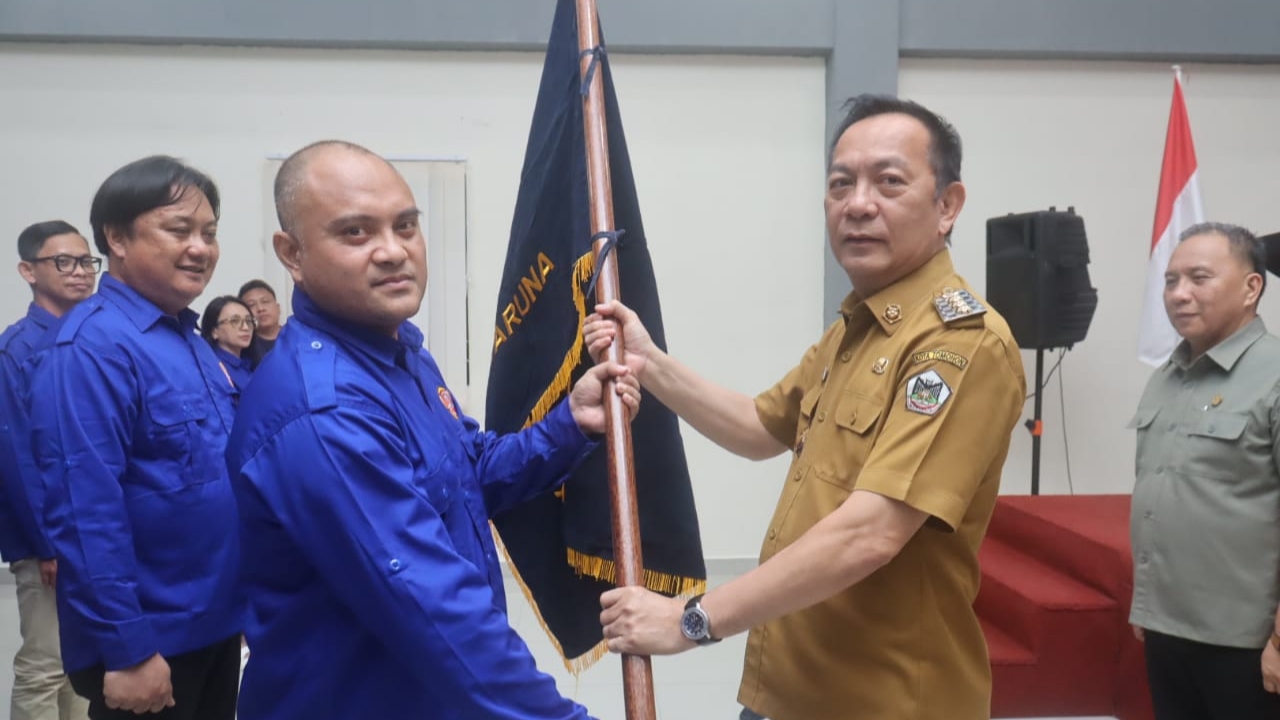 Lantik Pengurus Karang Taruna Tomohon 2025-2030, Walikota Caroll Ajak Jadi Pilar Kembangkan Usaha Ekonomi Produktif Generasi Muda Lantik Pengurus Karang Taruna Tomohon 2025-2030, Walikota Caroll Ajak Jadi Pilar Kembangkan Usaha Ekonomi Produktif Generasi Muda