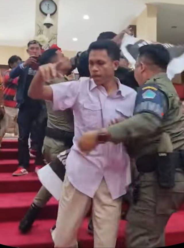 Ranperda RTRW dibuat Secara Tidak Partisipatif Bermakna Ranperda RTRW dibuat Secara Tidak Partisipatif Bermakna