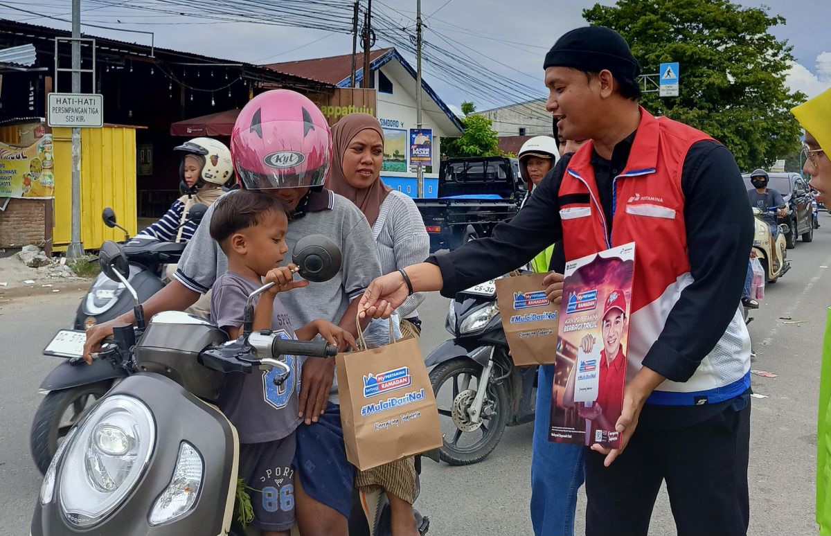 Pertamina Regional Sulawesi Bagikan 3.300 Takjil Gratis
